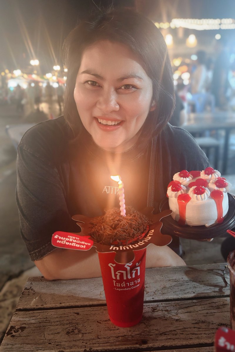 pichwee1's tweet photo. โกโก้ที่เป็นมากกว่าโกโก้ 😚
Happy Birthday to me

 #โกโก้ในตำนาน https://t.co/BwkUwzhvSt