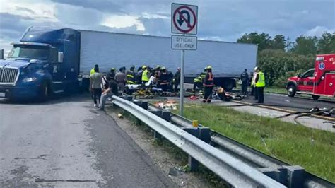 BurstUpdates's tweet photo. COMMON SENSE TO KEEP ILLEGAL TRUCKERS OFF THE ROAD? DEMS SAY NO

Duffy: "These radical state AGs want to make it harder for my Department to enforce the rules of the road and easier for dangerous illegal immigrant truck drivers to operate a big rig. They may not care about keeping you and your family safe but Pres Trump and I do. We will fight this lawsuit tooth and nail to prevent more senseless crashes by unqualified drivers."

#IllegalTruckers, #Licenses, #Dems,