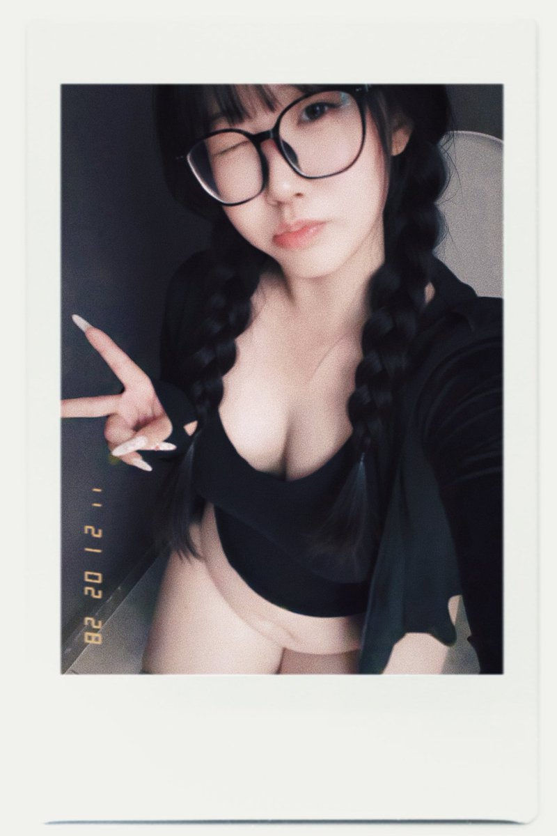 osssowo's tweet photo. 呆呆 #母狗 #反差 https://t.co/0zwyzE4Dp4