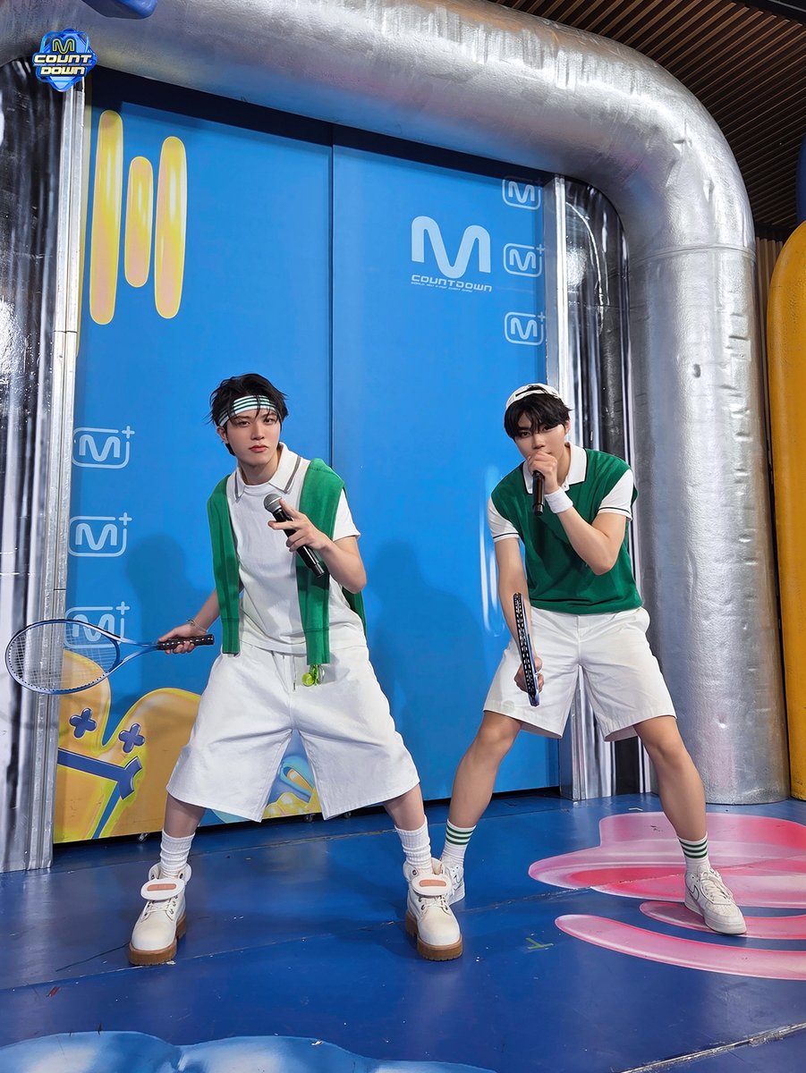 MnetMcountdown's tweet photo. #MCOUNTDOWN #엠카운트다운
#소정환 #TREASURE #박건욱 #ZEROBASEONE https://t.co/LSrxQXAJK2