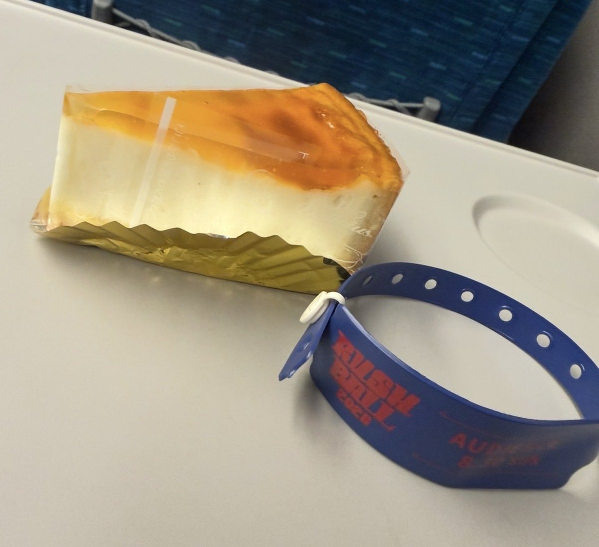 paruru0867's tweet photo. エルレのチーズケーキファクトリーを聴きながら
チーズケーキを食べて余韻にひたりながら帰るわい
幸せな時間をありがとう https://t.co/8tn2k4tUFK