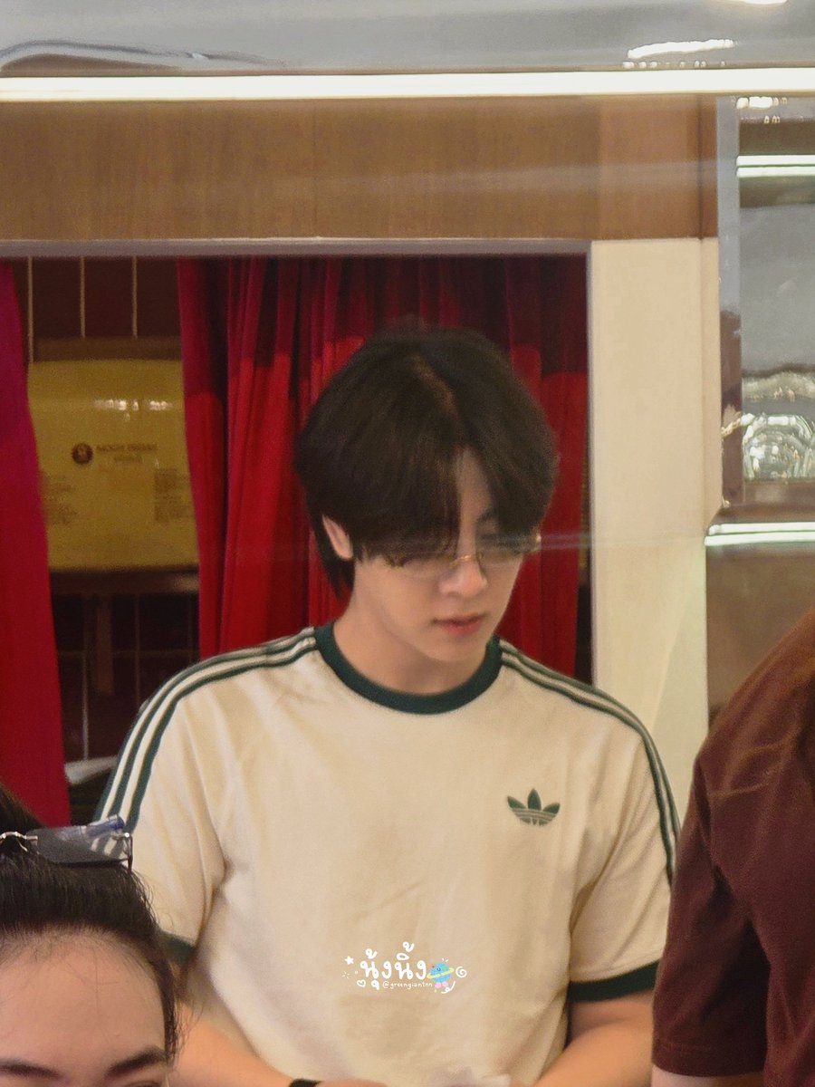 greengiantnn's tweet photo. ใส่แว่นเพิ่มดาเมจ 3000% คนสวยหล่อมากคับ 🫠🌸

#TobeOnestAllDay
#mixxiw https://t.co/CeWSruHLir