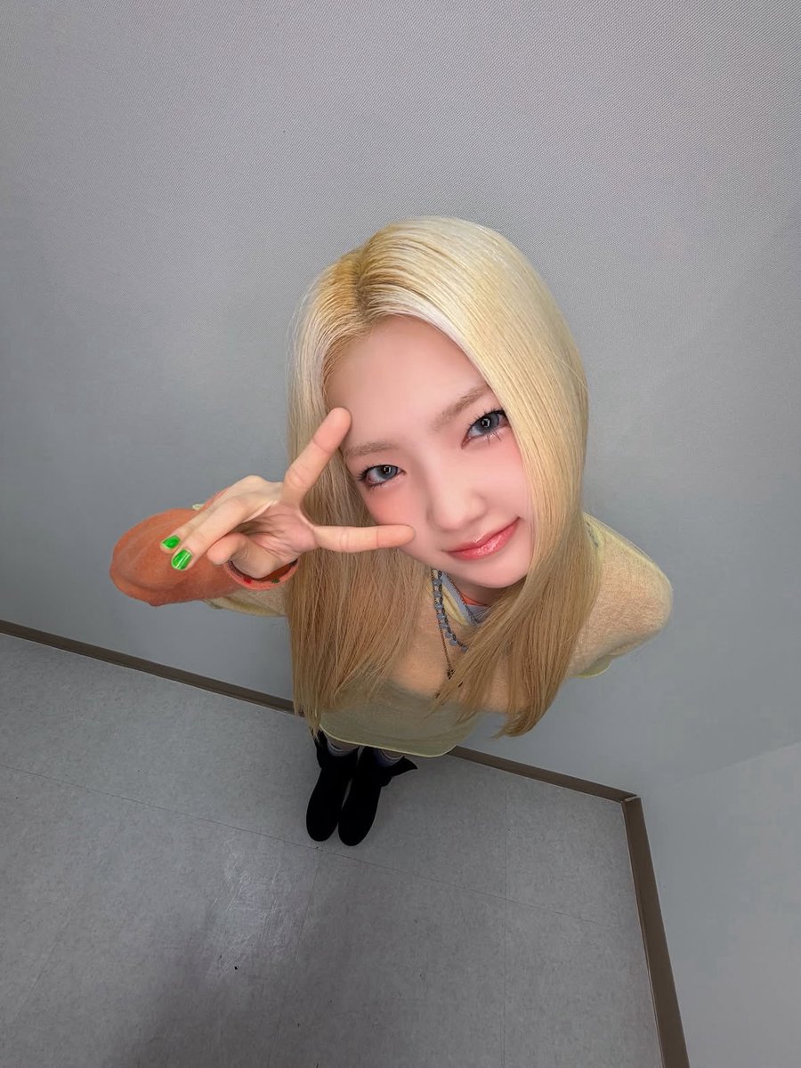 seoheepic's tweet photo. #SEOHEE’s instagram update 

 #SEOHEE #서희  #TUIDE #튜이드 https://t.co/4Vlh4uw5zp