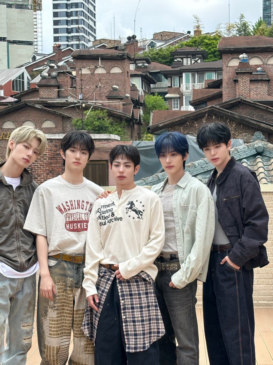 beenblue_'s tweet photo. 260830 plus chat update

if you flip evnne around, it’s ennve.  

congrats ennve on being 3 years old~~🩵🩵

#EVNNE #이븐
#박한빈 #PARKHANBIN https://t.co/IgDwbN2nrc