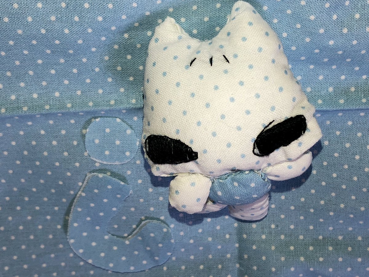 mEiLZEOtrEsYOQH's tweet photo. 안녕하세요 생일을 맞아 #RT 한분께 한땀한땀 열심히 만든 롱다리떵냥이 인형을 보내드립니다! https://t.co/bWNFUTtv20