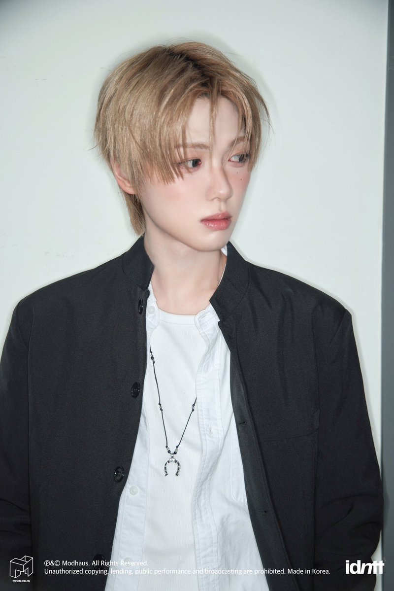 jjuni926's tweet photo. 내가 뭐 이런 가쿠란 입은 사진 보면 반할줄알고?ㅋㅋㅋ
핵심을 찔렀어, https://t.co/Jwy0Dy5COk