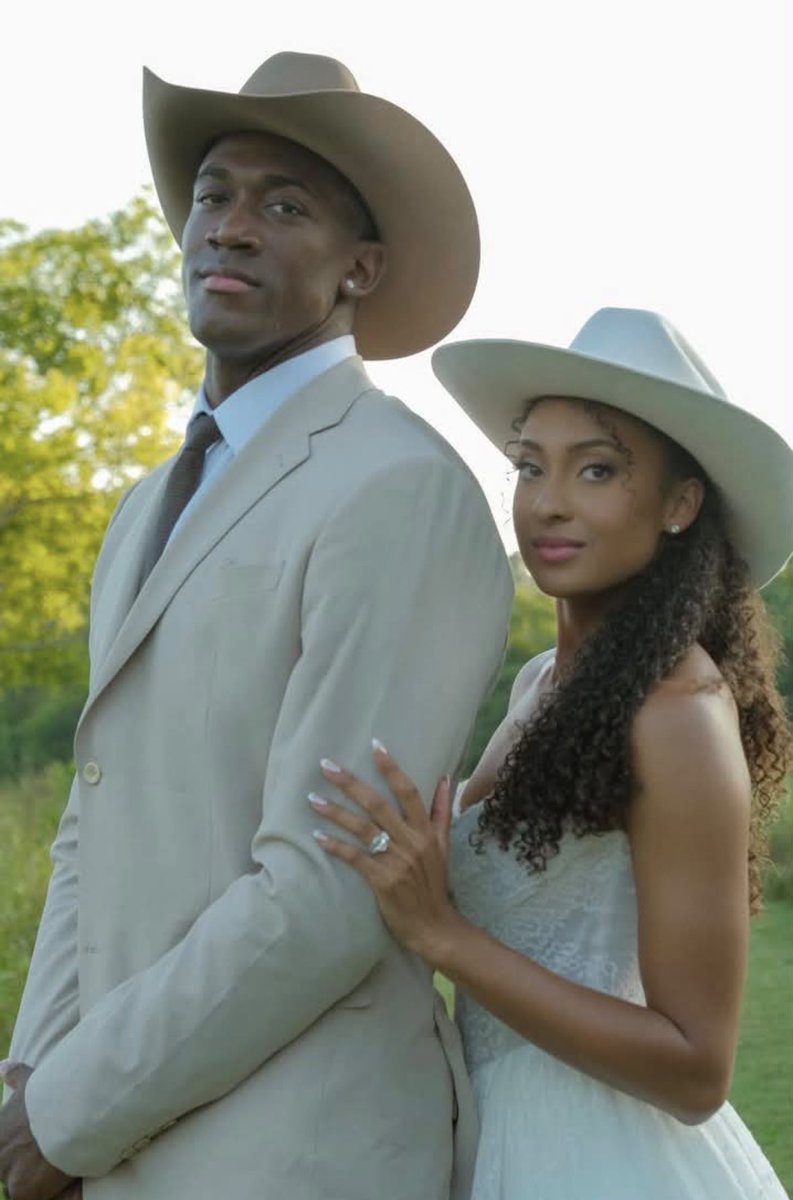 thenihiin's tweet photo. Last summer, it was Black women being loved out loud 🤎👩🏾‍❤️‍👨🏾

This year, the Black girls are getting married 💍👰🏾‍♀️🤵🏾💒 https://t.co/CMQtaNLp3I