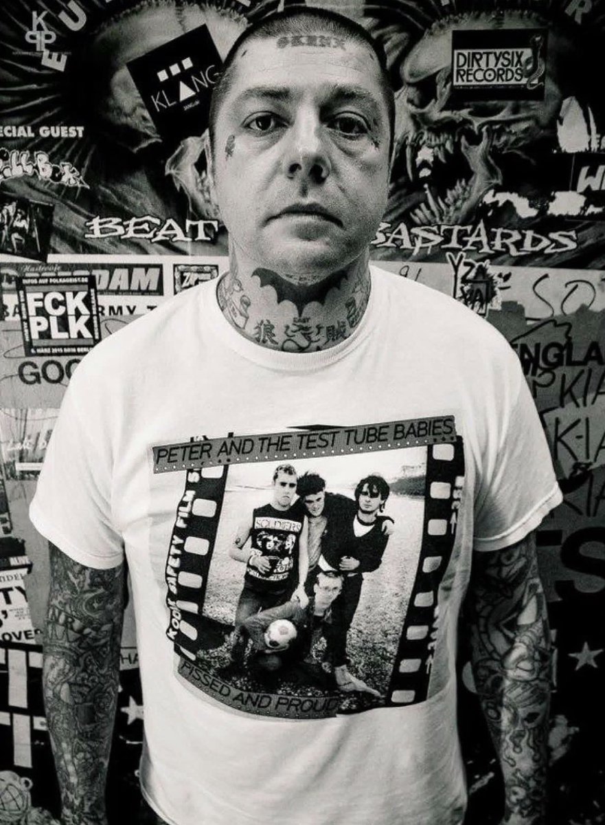 Rancid's tweet photo. Everyone go wish @RootsRadicals01 a very happy birthday! 🎂 https://t.co/KbSzqIe62U