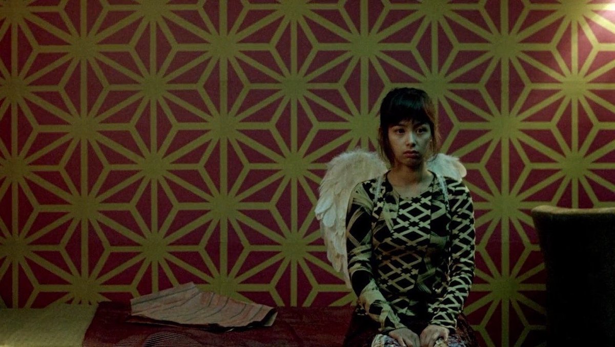 bIuehappiness's tweet photo. park chan wook and his love for wallpapers https://t.co/IIOsKuReJj