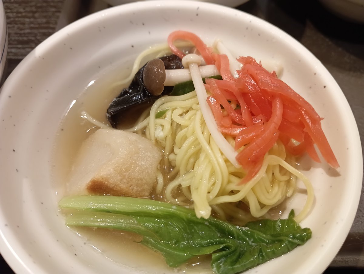 drinkbar_299's tweet photo. 一ヵ月寝込んでしまって台所にも立てなくて、しゃぶ葉さんで回復食です
沖縄そばの塩味が体に優しい
涙ほろり

#私のしゃぶ葉日記
#しゃぶ葉
#沖縄グルメフェア https://t.co/pQjSloKbQf
