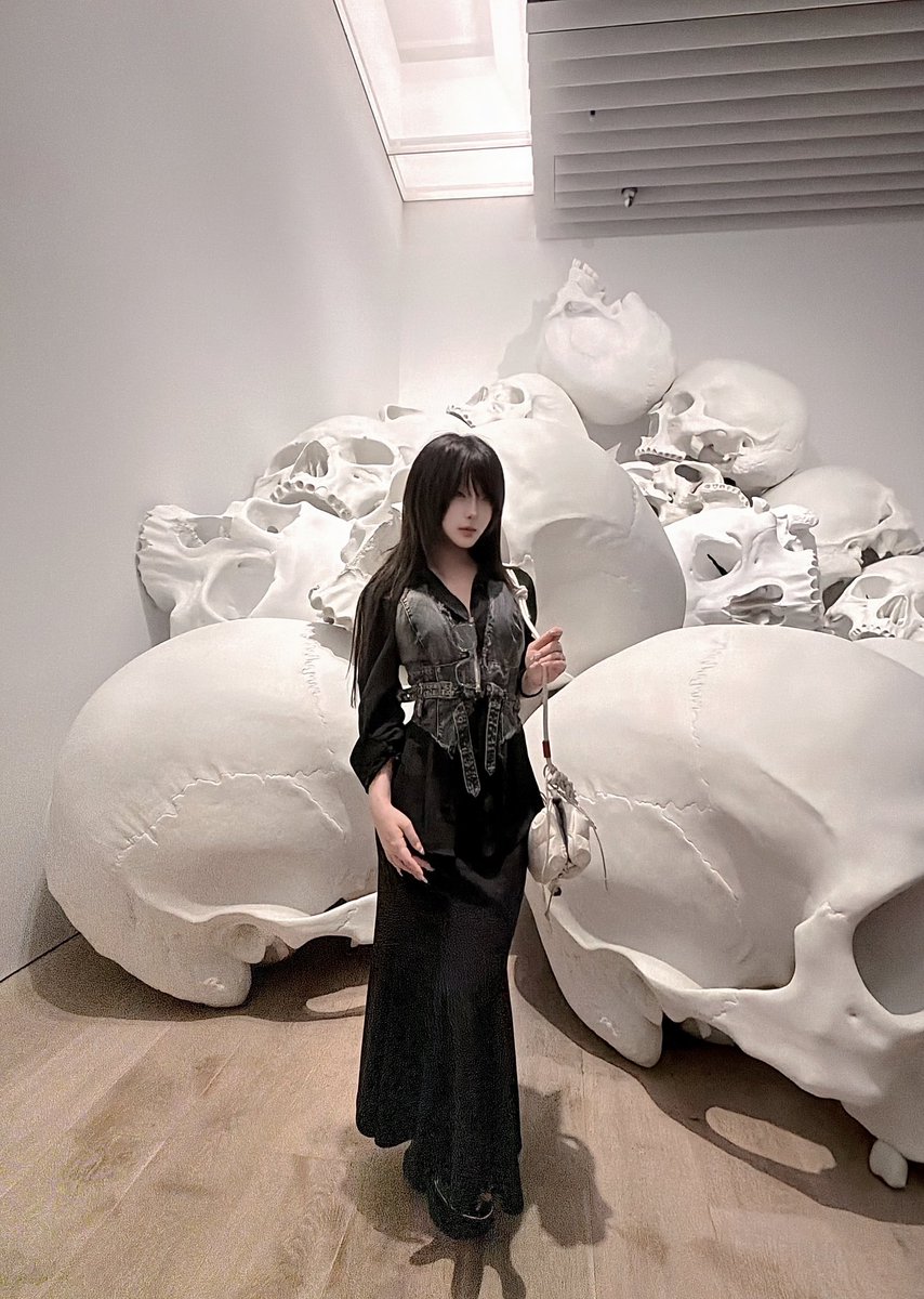 imoyarou_02's tweet photo. ロン・ミュエク展 https://t.co/MNTYr1DAe6