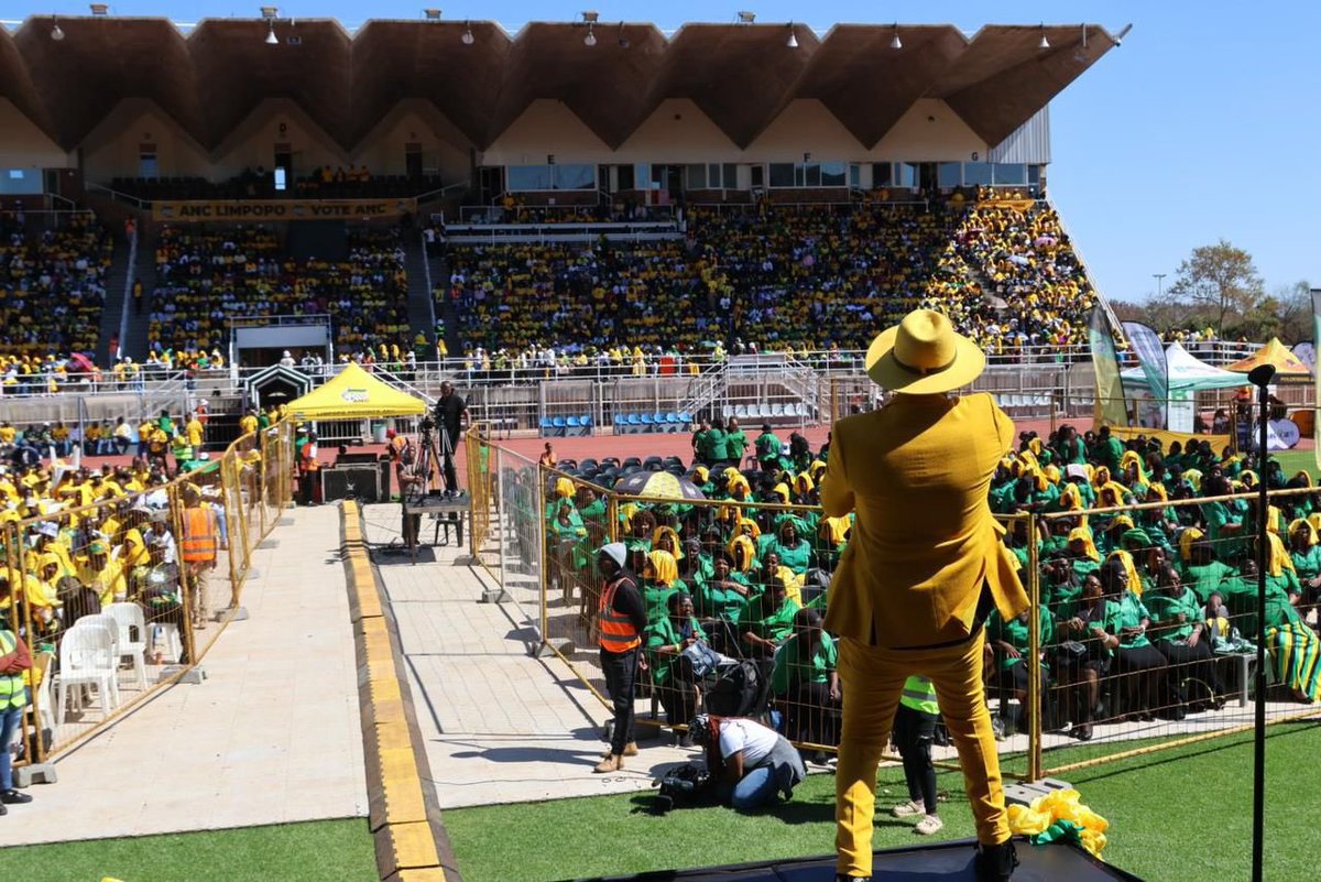Foza_Queen's tweet photo. Strong local economies can help create stronger communities. Supporting small businesses, entrepreneurs and local investment can translate into jobs and more economic activity. I hope local economic development receives the attention it deserves in the 2026 manifesto. #VoteANC2026 #ANCManifesto #LetsBuildBetterCommunities