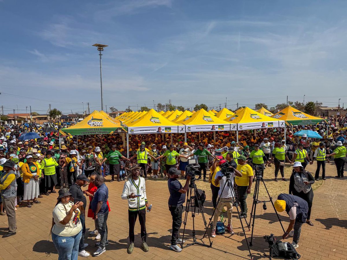 Foza_Queen's tweet photo. Strong local economies can help create stronger communities. Supporting small businesses, entrepreneurs and local investment can translate into jobs and more economic activity. I hope local economic development receives the attention it deserves in the 2026 manifesto. #VoteANC2026 #ANCManifesto #LetsBuildBetterCommunities