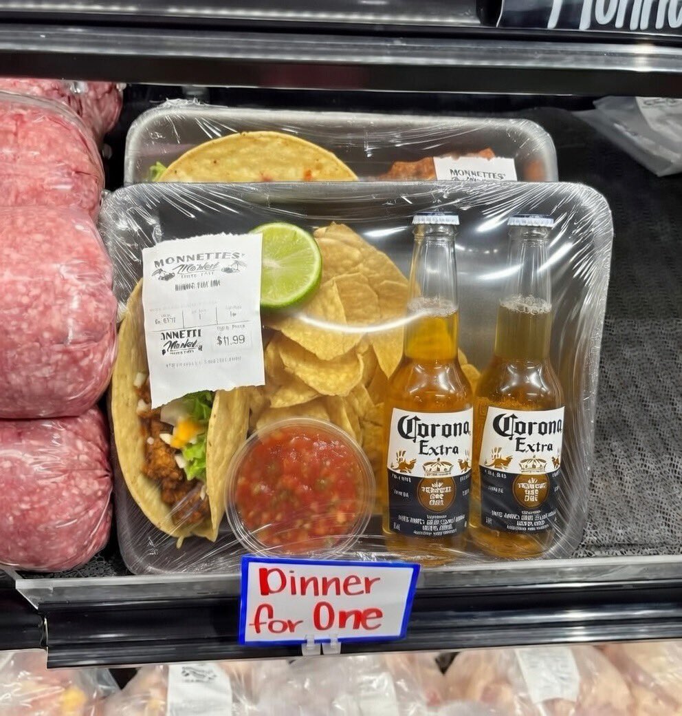 tacokingX's tweet photo. the perfect dinner for one doesn’t exis.. https://t.co/IR7vxLtAUs