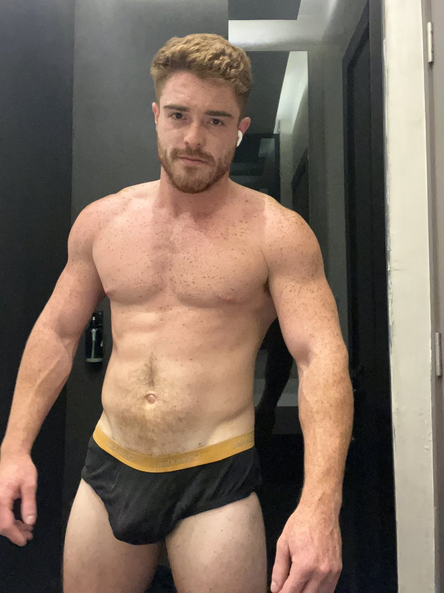 Gustavocdgb's tweet photo. Hello sexy 🍆💞 https://t.co/St4a7j3t9H