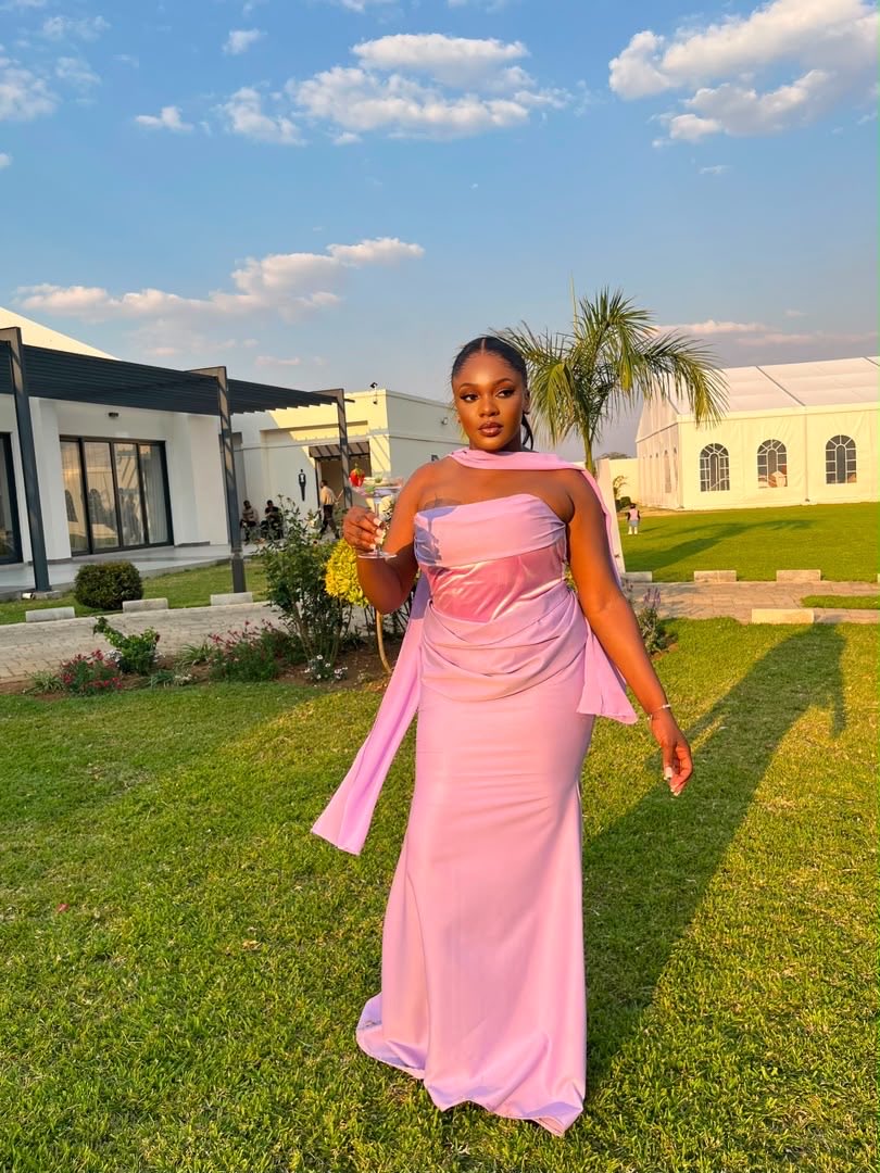 shuwaichunga's tweet photo. 💜bridesmaid https://t.co/0GtUtqhdXV