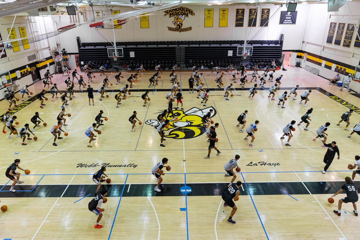 PaulBiancardi's tweet photo. We are underway on day two, building habits to improve their fundamentals. https://t.co/ed9c0Gx3fH