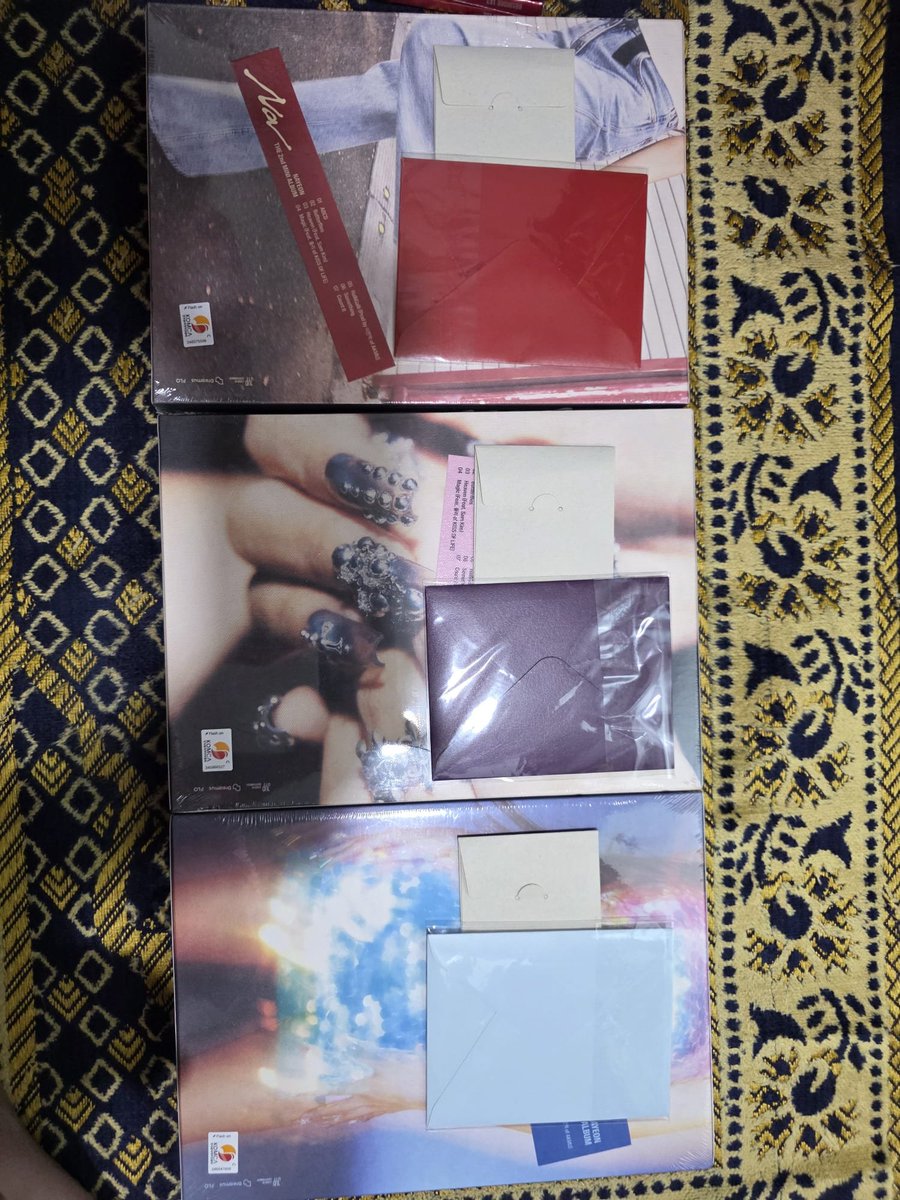 koreafinds's tweet photo. NAYEON (TWICE) – NA (2nd Mini Album) 💗All 3 standard versions as a set (A ver. + B ver. + C ver.).✨ Brand new & sealed🎁 Pre-order benefit photocards included
Everything is kept safely and in excellent condition.Selling as a set. DM for info!#TWICE #트와이스 #NAYEON #NA #ABCD https://t.co/dsnKbXREbV