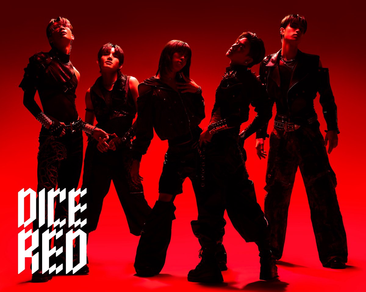 tpopupdate's tweet photo. DICERED เปิดตัวซิงเกิลแรก ‘ล็อกเป้า (LOCK PAO)’ เพลงที่จะทำให้หัวใจเต้นแรง พร้อมเผยอีกด้านของ DICERED ที่ทั้งมั่นใจ ขี้เล่น และเต็มไปด้วยเสน่ห์ที่พร้อมสะกดทุกสายตา

“ล็อกเป้า (LOCK PAO)” ซิงเกิลแรกของ DICERED ที่เต็มไปด้วยความมั่นใจ ความขี้เล่น และเสน่ห์ที่พร้อมดึงทุกสายตาให้หยุดมอง ก่อนพาทุกคนไปสัมผัสอีกด้านของ DICERED ที่ทั้ง แพรวพราว มีลูกเล่น และเต็มไปด้วยพลังในรูปแบบใหม่ ๆ ที่อยากให้ทุกคนได้ลองสัมผัส ติดตามมิวสิกวิดีโอ “ล็อกเป้า (LOCK PAO)” ได้ทาง YouTube : TADA LABELS และรับฟังเพลงได้แล้ววันนี้บนทุก Streaming Platforms

#TPOP #TpopUpdate 
#DICERED_ล็อกเป้า_MV
#DICERED_ล็อกเป้า
#DICERED #DICE_SONRAY