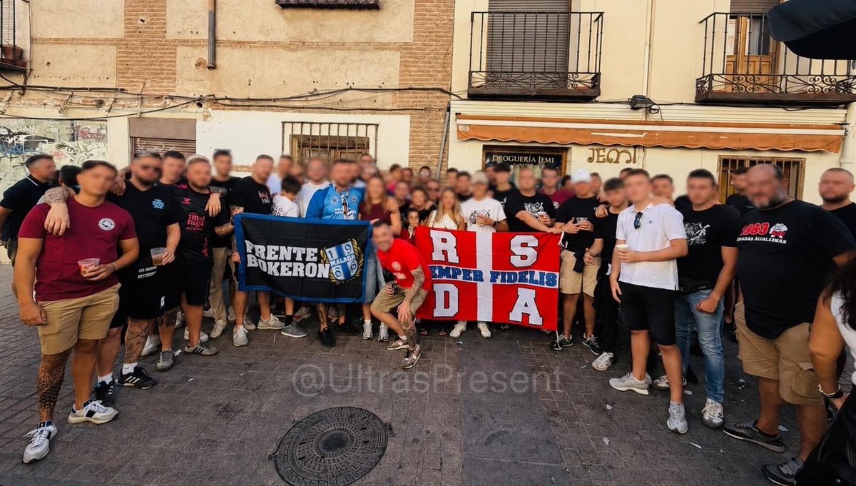 UltrasPresent's tweet photo. Brigadas Alcalaínas 🔴⚪️🇪🇸 &amp; Frente Bokerón 🔵⚪️🇪🇸

RSD Alcalá - Real Ávila. (29.08.26)

#TrofeoCervantes https://t.co/F6XBLT1p63