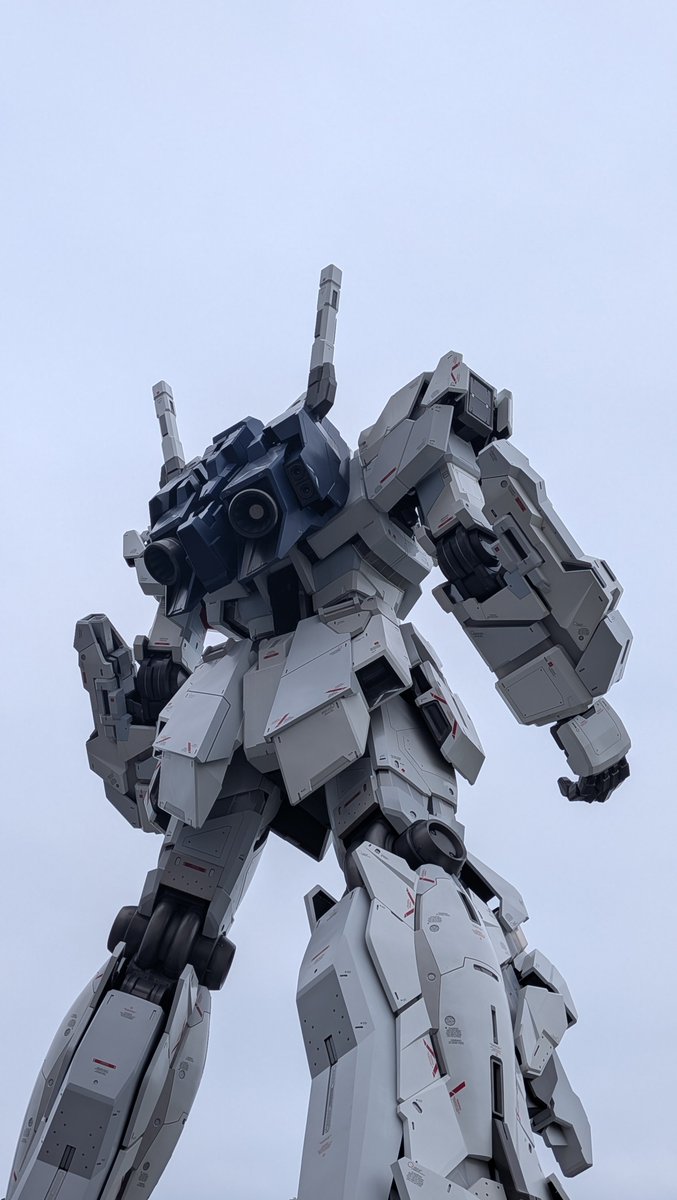 Drifting_Nerd's tweet photo. ユニコーンガンダムの後ろ姿マジで格好良かったし、最後に勇姿を観られて感無量や https://t.co/wPKlC07DPT