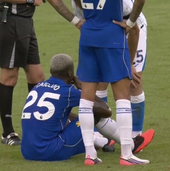 justcfc's tweet photo. Oh no, Moi injured and we play Arsenal next.

Enzo letting us down massively here https://t.co/DgT0FMhgig