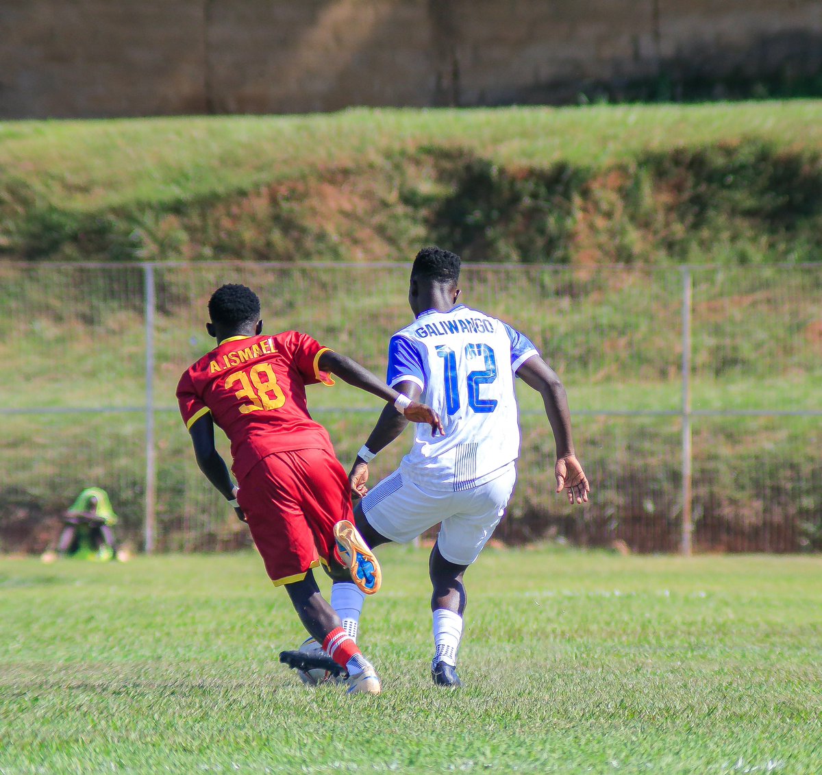URAFC_Official's tweet photo. #SUPL:  87 mins

Maroons FC 1-1 URA FC (Galiwango' 80)

#URAFC | #OneTeam | #StartimesUPL | #MARURA https://t.co/V2hzxNot1J