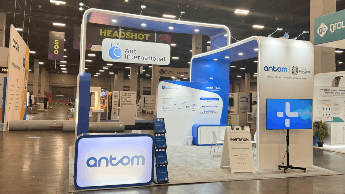 CircleExhibit's tweet photo. Antom Payment Technology Demo Booth

A clean fintech booth with wide payment graphics, demo screens, open meeting space, and strong aisle-facing branding for quick product conversations.

#Fintech #PaymentTechnology #TradeShowBooth https://t.co/gOikd4zOfo
