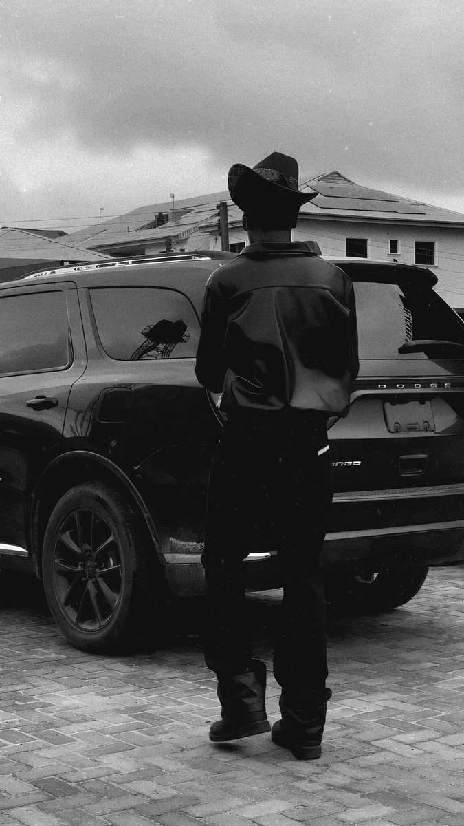 imisithewave's tweet photo. pictures look sexier in black and white. https://t.co/j71Y2f0gqP