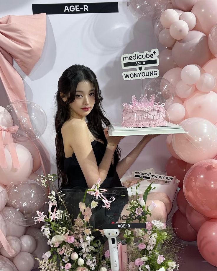 rougewonyo's tweet photo. Happy Birthday to my lucky vicky, Wonyoung 💖🥰

your birthday always feels so special to me cuz i'm here for you since 8 years ago and i'm still here today. you'll always be my ultimate idol forever, baby 🫶

STAY LUCKY STAY VICKY
#ForeverWithWonyoung
#원영이와_영원을_함께할게 https://t.co/K0mIT5fL2P