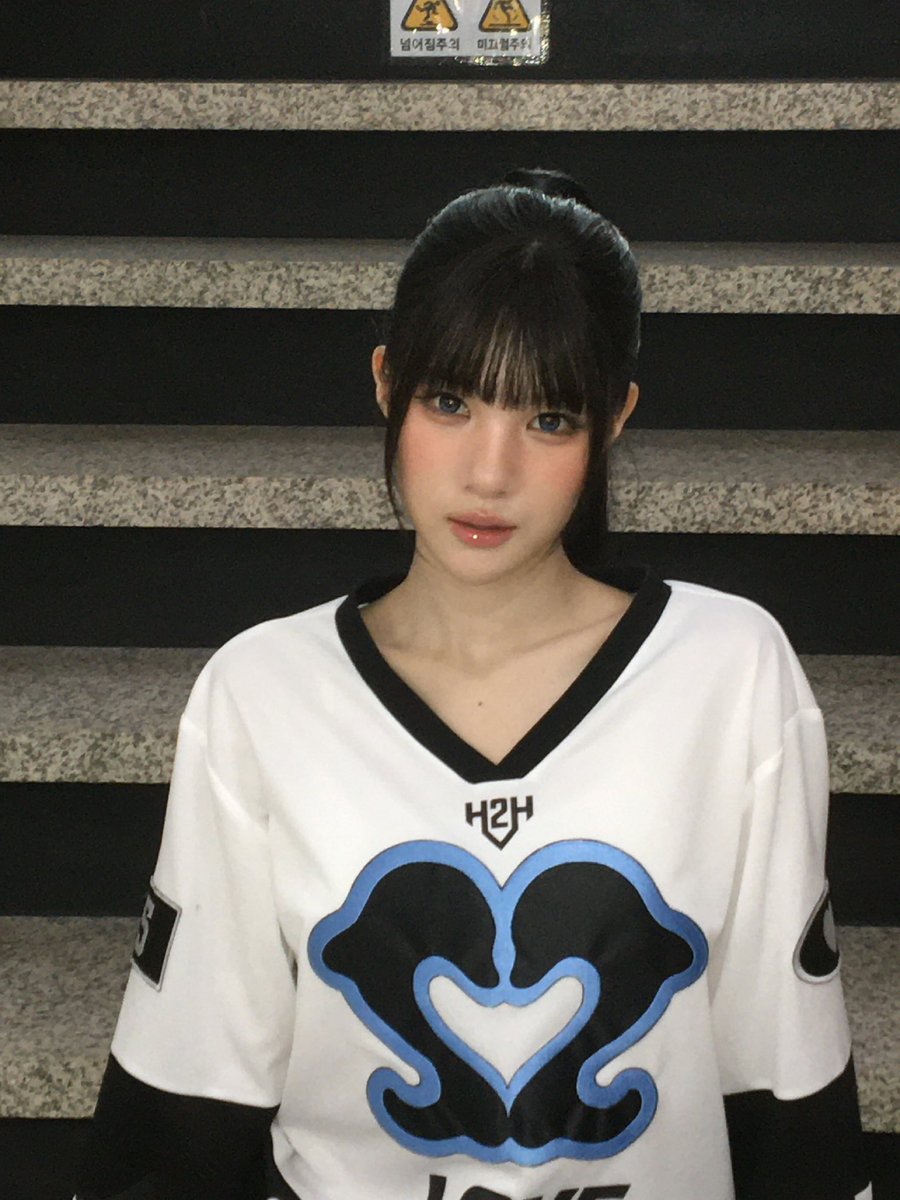 juvnvu's tweet photo. 쮼냥이♥︎♥︎ https://t.co/tyDvIWVtdi