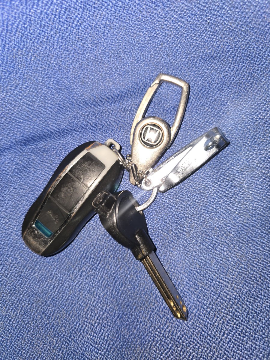 Kwertyzy's tweet photo. A'TIN, PLS HELP SPREAD PO. CAR KEY FOUND PO UB SECTION 423 PORTAL 7 ROW 5 PO. WILL SURRENDER SA LOST &amp; FOUND OF ARANETA

SHIFT HAPPENS AT ACERXSB19
@SB19Official #SB19
#SB19_AcerDay2026 https://t.co/1Mu1iUaD4g