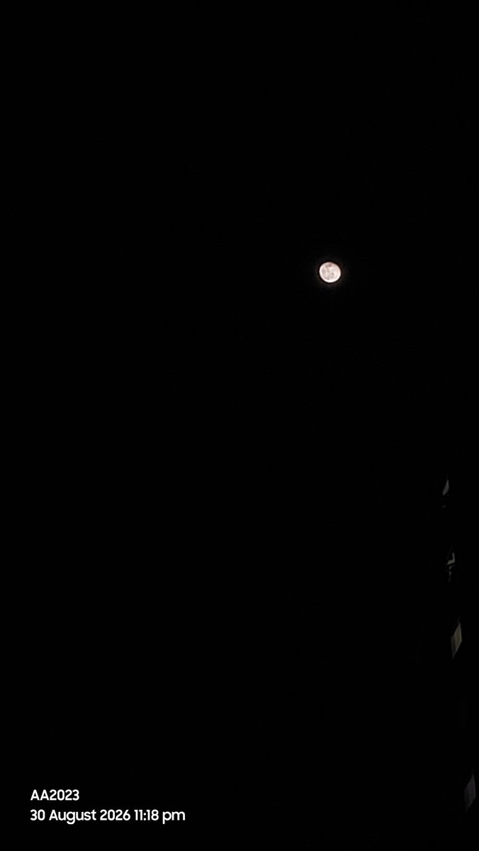 azq_azlinda's tweet photo. Bulan terang #AmbangMerdeka π²πΎππ https://t.co/0FDRafZaHX