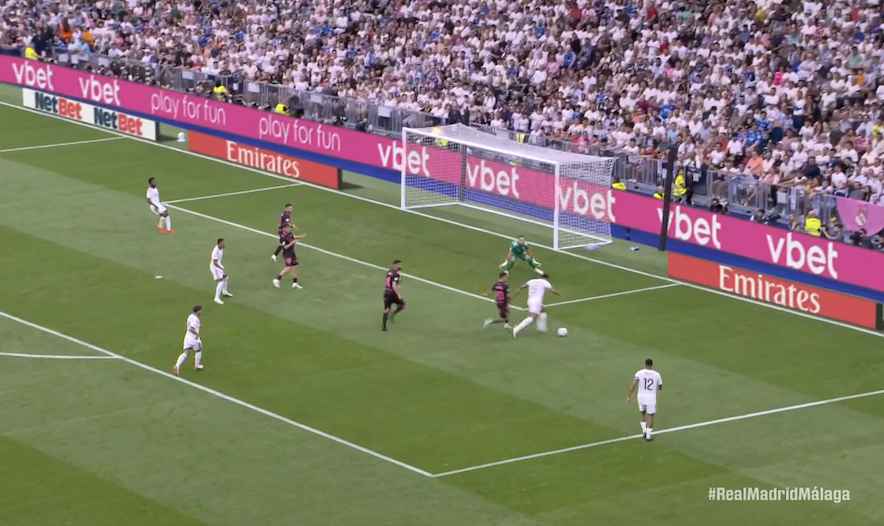 TouchlineX's tweet photo. 📸 - WHAT AN UNBELIEVABLE SOLO GOAL BY JUDE BELLINGHAM! 🏴󠁧󠁢󠁥󠁮󠁧󠁿💫 https://t.co/TeTPJgvRgg