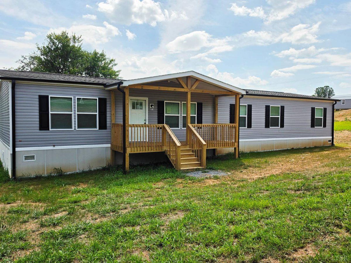 skypacotteam's tweet photo. 2519 Shingle Block RD, Bedford, VA 24523 just hit the market!
Take a look at this awesome space: https://t.co/pVikxMIVeQ https://t.co/eSK1ki8bIO