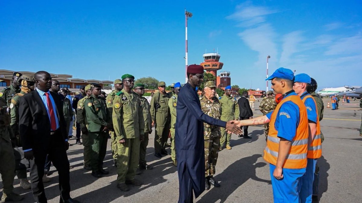 DWatsonfdz's tweet photo. 🇳🇪🤝🇩🇿 Niger–Algérie

Ce dimanche 30 août 2026, 4 chasseurs Su-30, accompagnés d’un Il-76 de transport militaire et d’un Il-78 ravitailleur, ont atterri à l’aéroport international Diori Hamani de Niamey, dans le cadre du soutien stratégique algérien aux forces armées nigériennes. https://t.co/mI6iRvDLZC