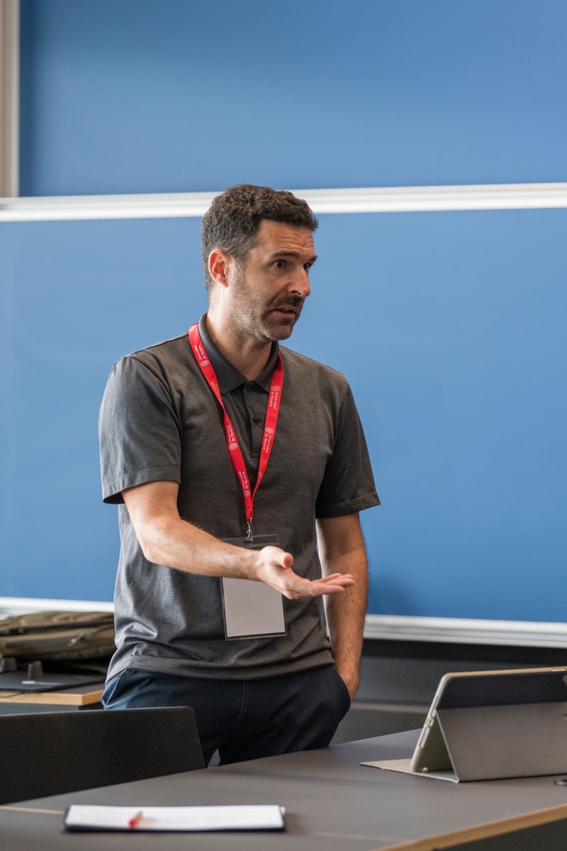 JoseMTorralba's tweet photo. Hubo 24 seminarios dirigidos por @ngel_pascual, @higiniomarin1, @Morafandos, @EGMaiquez, @JuanLuisLorda1, Marcela Duque, Álvaro Sánchez-Ostiz, Tomás Baviera, Pilar Zambrano, Luis Echarte, Miguel Martí, Fernando Ariza, Francisco Contreras y Javier de Navascués. ¡Gracias a todos! https://t.co/pX9Shmv8ld