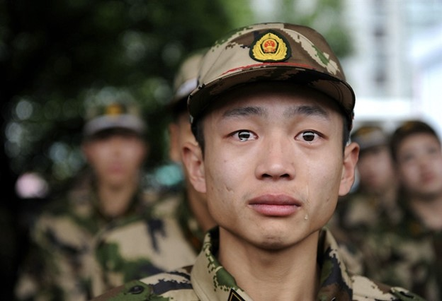 IndexSabot's tweet photo. PLA soldiers when i... whats wrong? no dont cry its okay i wasnt gonna say anything bad https://t.co/Spsi7I0Yz8