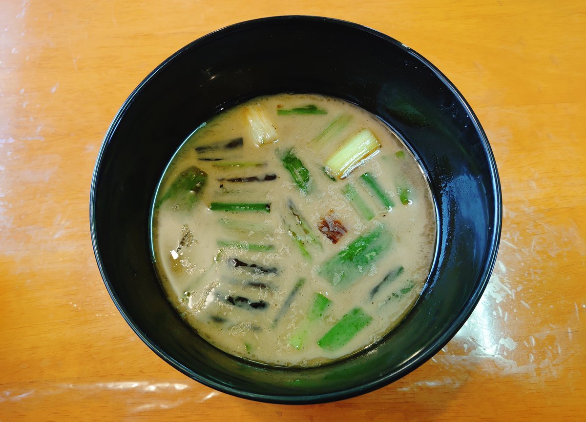 180sxPiro's tweet photo. 8月30日の昼麺🍜茨城県古河市🎵支那そば横浜タンメン阿波家‼️とりねぎつけめん(大盛)🍜家族で参上😆まだ親不知を抜いたあと腫れて痛いので❗つけ麺一択😁やっぱり炒めたネギの入ったつけ汁は旨い😋7歳の息子はスタッフのお姉さんに手を振られテレまくり🤭お年頃かよ😆つけめん美味しくですよ😆🍜 https://t.co/CTCCFYHDow