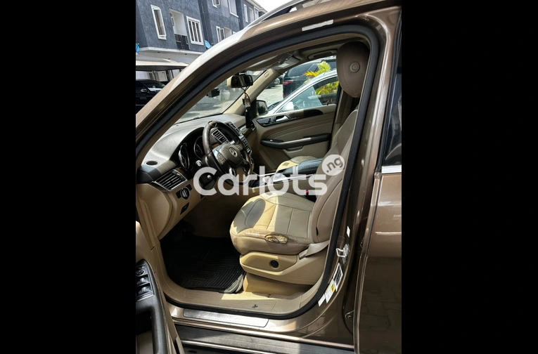 caraccessory_ng's tweet photo. TOKS Standard 2012 Mercedes Benz ML350

For Price, More Pictures, Negotiate with the owner/Dealer>> Visit our website>> https://t.co/dkiV4G4Am4

Attributes
Make
#MercedesBenz
Model
ML350
Year
2012
Body type
SUV
Fuel type
Petrol
Car History
Tokunbo
Color
Brown https://t.co/slaiCxoNhQ