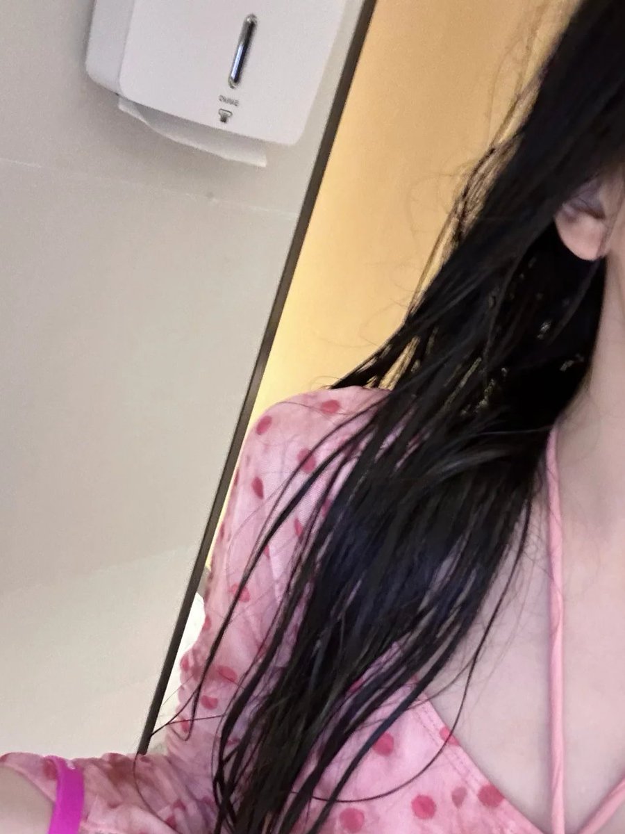 kaitypatch's tweet photo. I’m soaking in a hot spring here today. https://t.co/sHhtdMDV4r