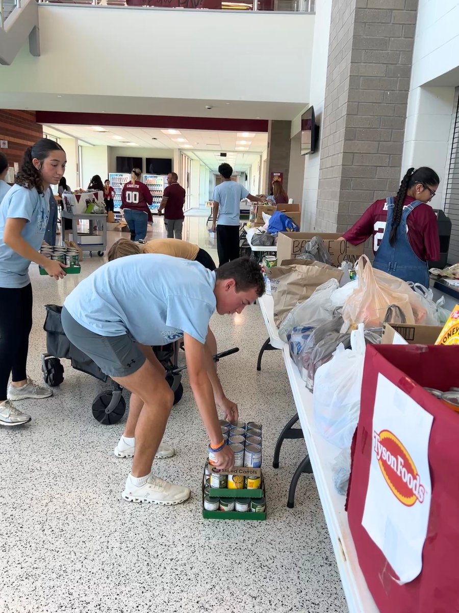 sherman_high's tweet photo. Bearcats know how to give back! 🪓🥫 Thanks to everyone who donated to the BOTA canned food drive in support of our community! ❤️ SHS StuCo members are counting cans to be delivered to MasterKey Ministries. The final count between Sherman and Denison will be announced at BOTA! https://t.co/0rR7arx6UP