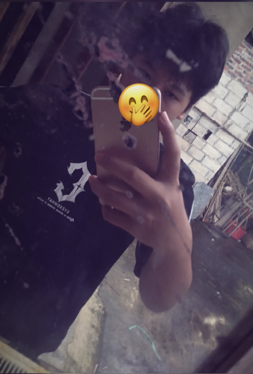 AiBte3's tweet photo. 😹😹😹xấu trai nhất x https://t.co/UlXMwToa5E