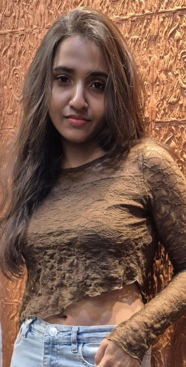 remomasterr's tweet photo. Indha mundaiku adichavanga yaru iva https://t.co/drdsz9DOnS