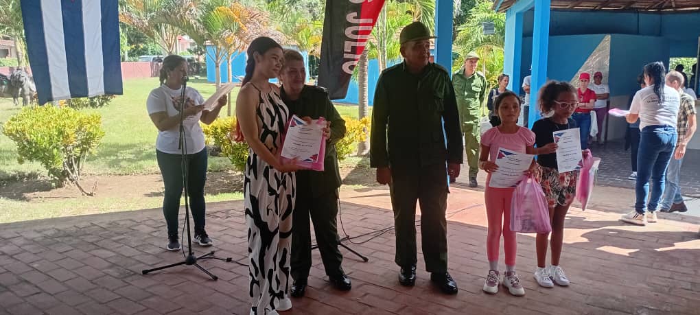 DeivyPrezMartn1's tweet photo. En el Día Nacional de la Defensa estuvimos en el CDZ Banao, municipio #SanctiSpíritusEnMarcha . https://t.co/HcBbtgifrP