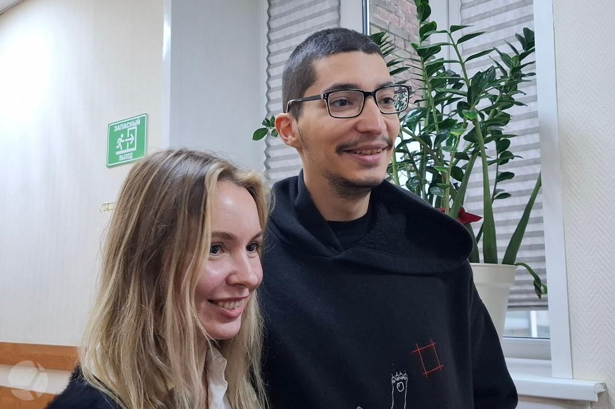 tvrain's tweet photo. В Рязанской области арестовали жену акциониста Павла Крисевича, которая на время вернулась в Россию из Франции: https://t.co/0eZnLi3RpW https://t.co/EUVuUQUJSU