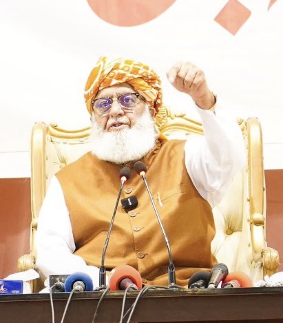 Sadaqatkhan_95's tweet photo. Run as many campaigns against Maulana Fazlur Rehman as you want, and use every tactic of character assassination you can. JUI workers will remain present on the ground.

A strong and befitting response will be given.

#لعنتی_امریکی_پٹو
#وسائل_چور
#ڈیجیٹل_حرام_خور
#سلیکٹڈ_بدامنی
#کمپنی_کا_میڈیا_وڑگیا