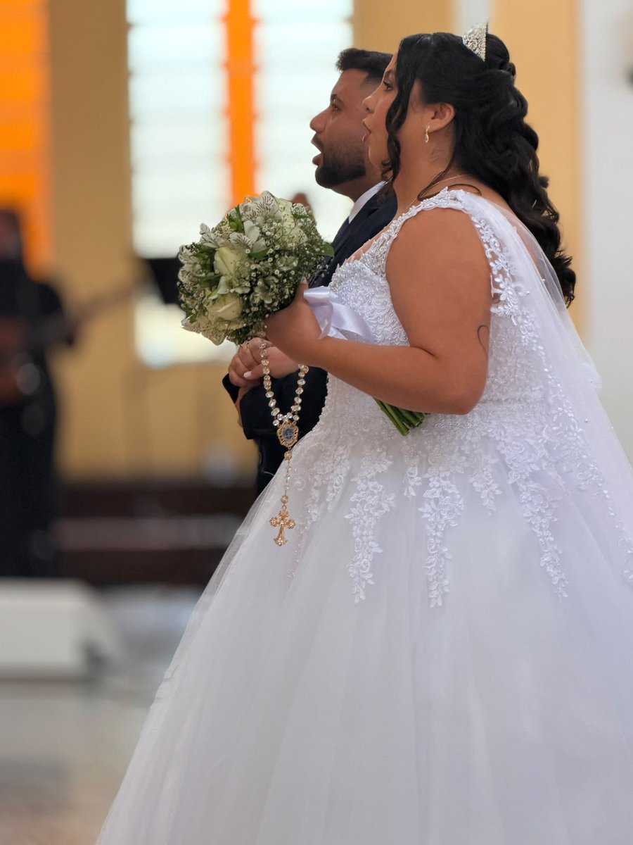 lelelesales's tweet photo. Deus nos chamou para uma mesma estrada, confiou um ao outro aos nossos cuidados e nos ensinou que amar também é ajudar o outro a chegar ao Céu. 15/08/2026, o dia que a nossa família nasceu pro céu! 
Te amo @JVitorsr07 ❤️ https://t.co/G0RdUlzGAi