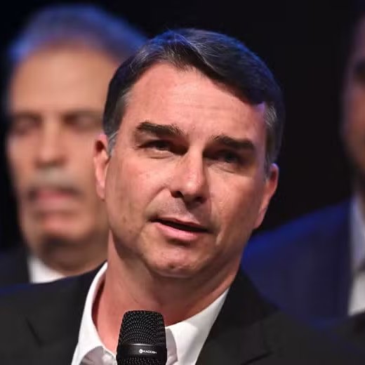 meioindep's tweet photo. 🚨ATENÇÃO: Flávio aciona TSE e pede que Lula seja proibido de usar o Palácio da Alvorada em campanha, como ocorreu com Bolsonaro em 2022 https://t.co/AwbW2PQUuh