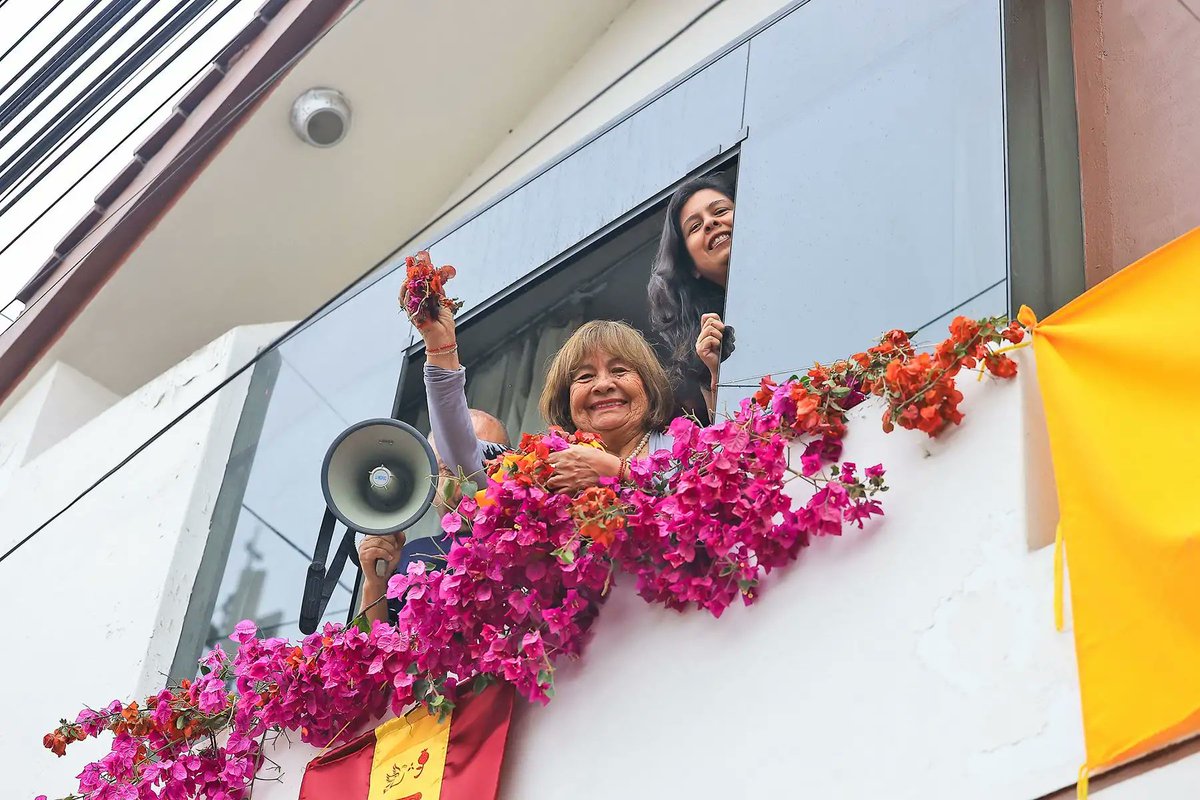 Agencia_Andina's tweet photo. 📌 Presidenta Keiko Fujimori participa en la Solemne Procesión de la Bandera Nacional. 👉 https://t.co/dbZUWvjIZO

Foto: ANDINA/ Prensa Presidencia https://t.co/qIy9LPIybZ
